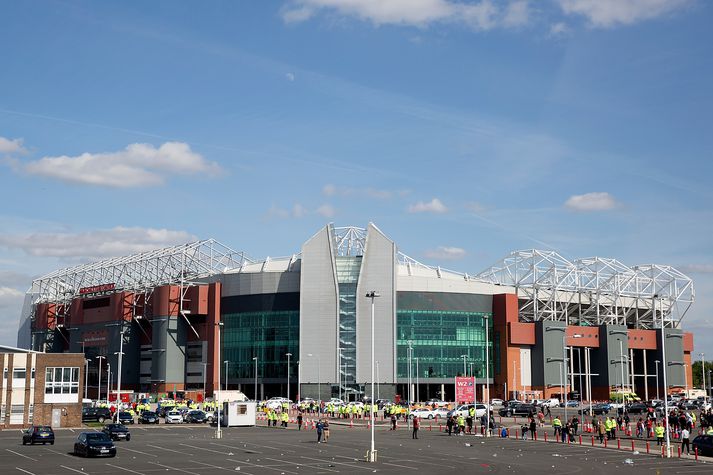 Mikið var látið við Old Trafford, leikvang United í dag.