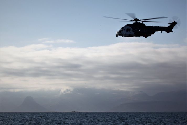 Krafta áhafnar þyrlu Landhelgisgæslunnar hefur verið óskað.