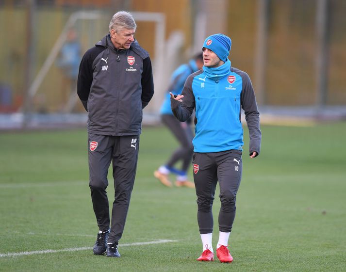 Wenger og Wilshere ræða saman á æfingu Arsenal