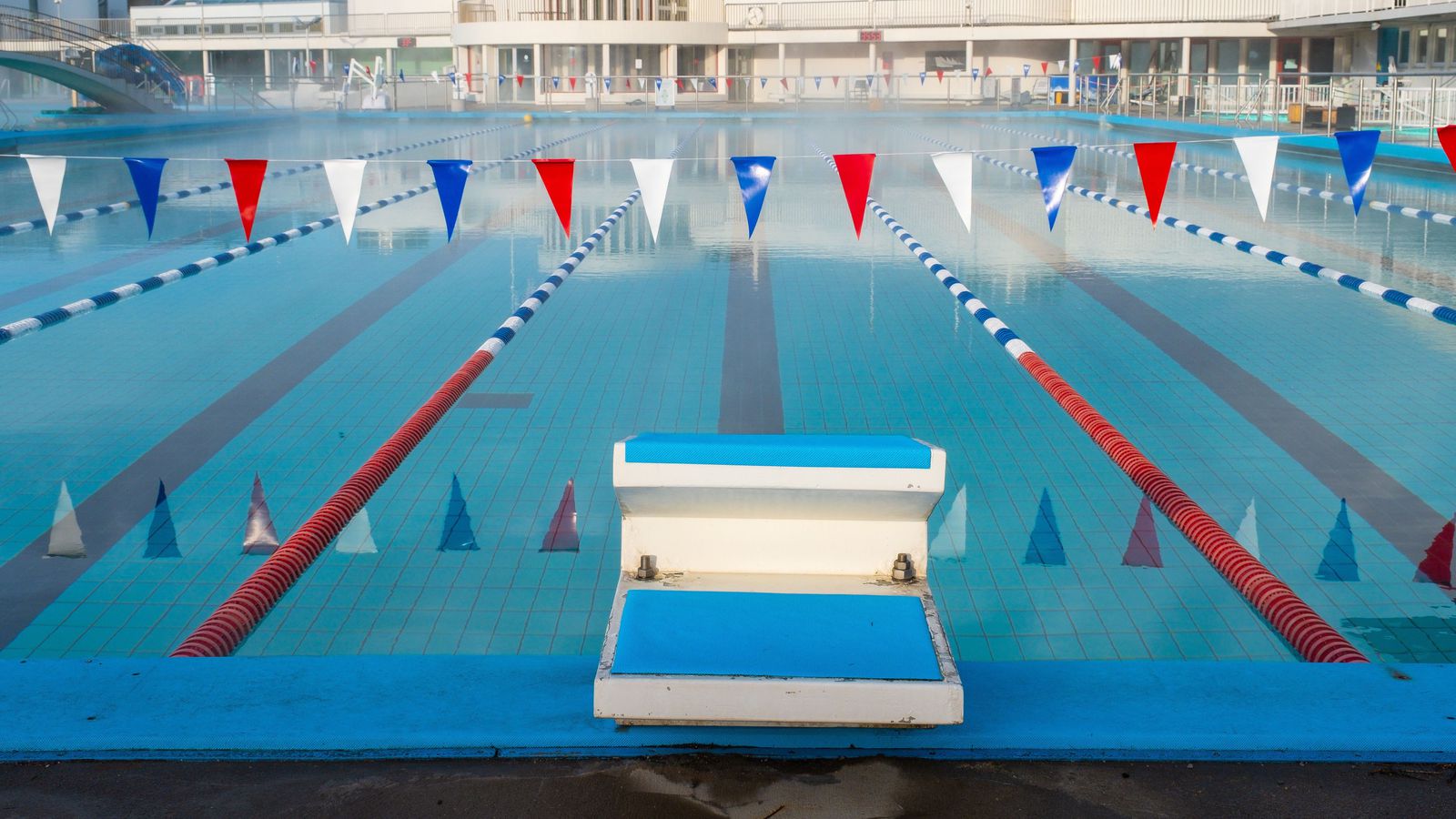 Sund­laugar opnar lengur um helgar í sumar