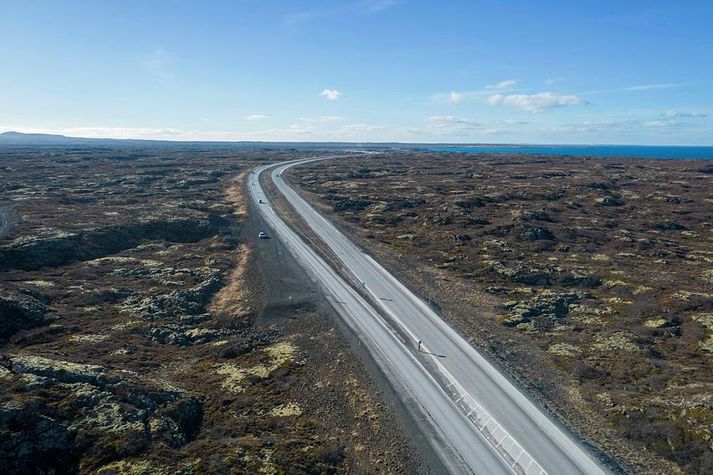 Maðurinn var tekinn á ofsahraða á Reykjanesbraut.