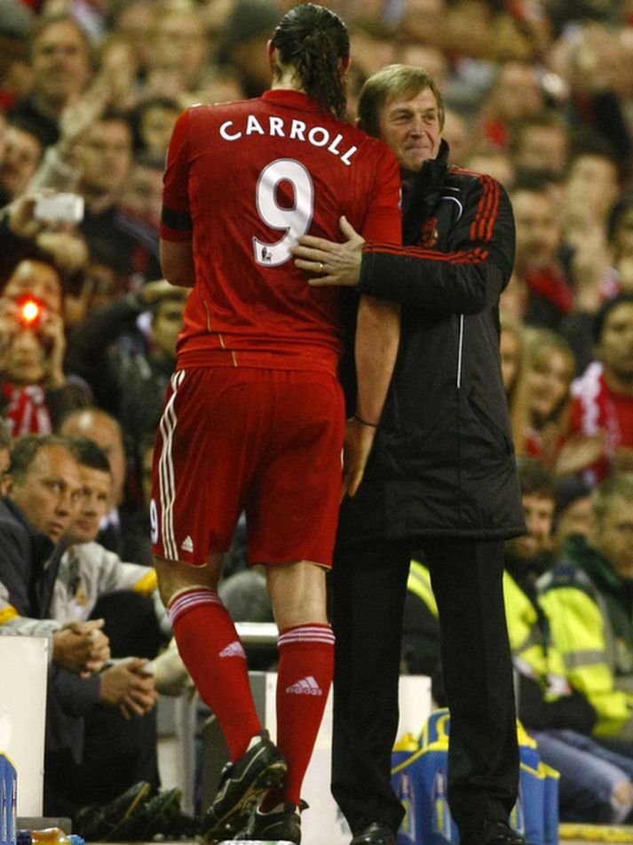Andy Carroll og Kenny Dalglish.