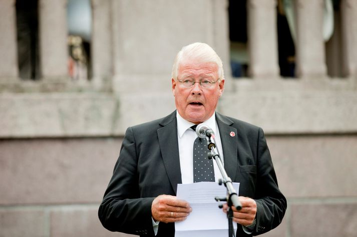 Carl I. Hagen á kosningafundi fyrir fjórum árum.