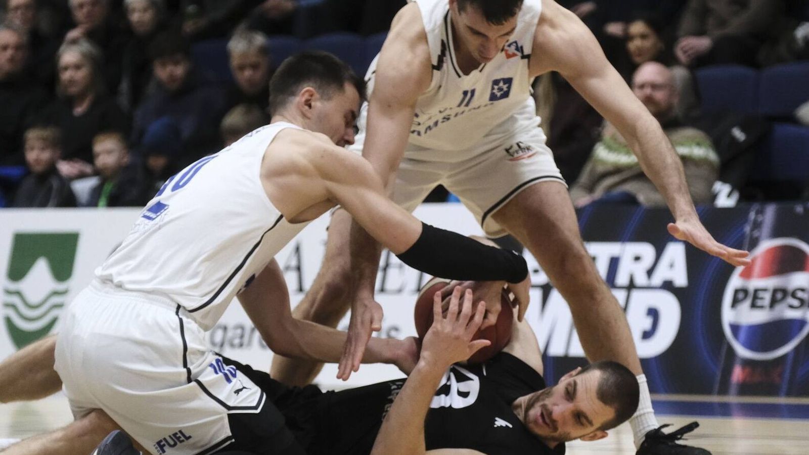 KR-ingar bikar­meistarar eftir stjörnu­hrap í Smáranum