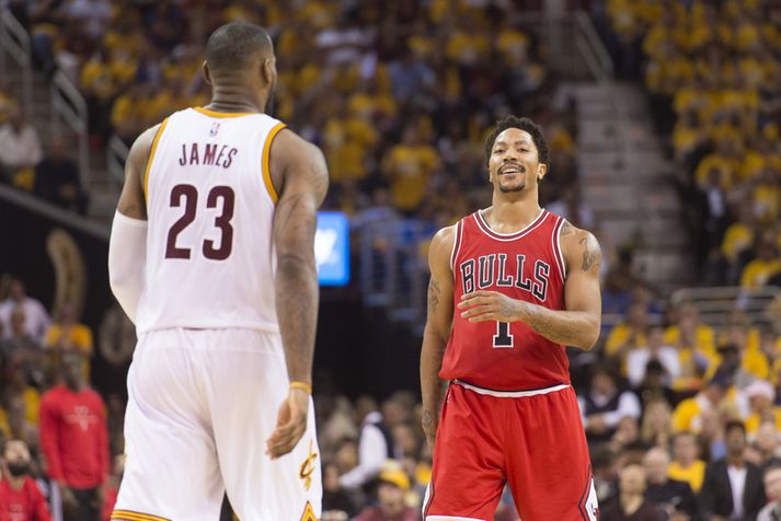 Derrick Rose í leik á móti Cleveland og Lebron James.