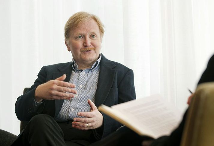 Schwarzkopf segir bandaríska kollega sína merkilega oft spyrja að því hvað hann sé eiginlega að vilja til Íslands. Hann segist hins vegar njóta þess að vera hér og kunna meira að segja að meta veðrið enda hafi hann yfirleitt kosið að ferðast til norðlægra slóða á ferðalögum sínum.