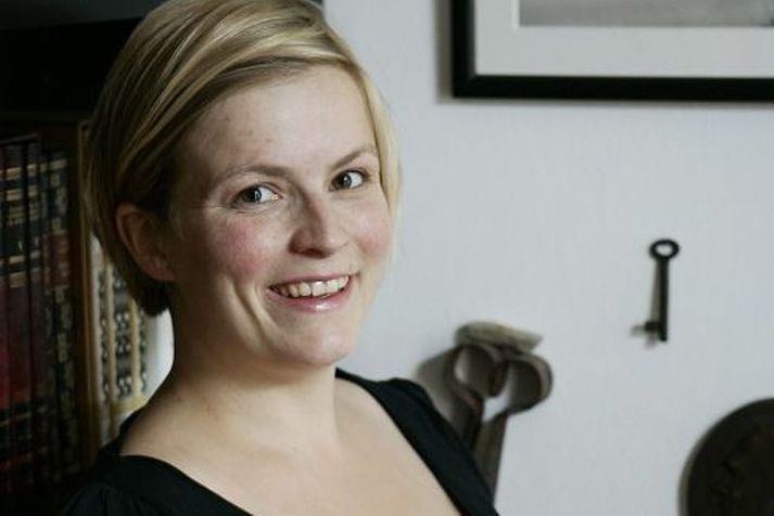 Birna Lárusdóttir Er aðalhöfundur og ritstjóri bókarinnar Mannvist - sýnisbók um fornleifar.