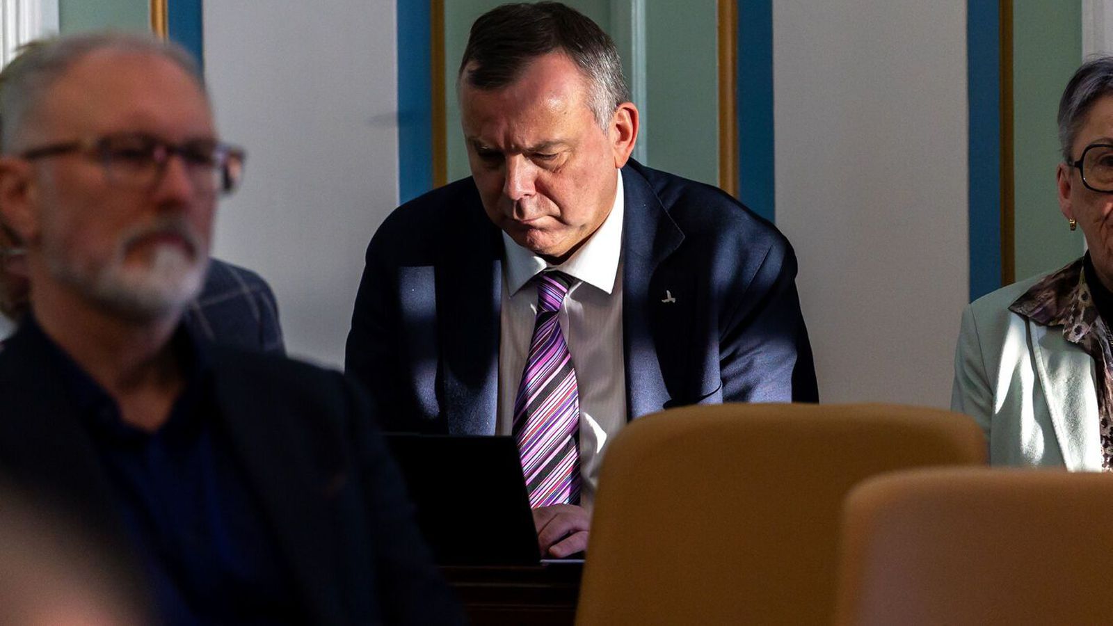 Jón Pétur Zimsen biðst af­sökunar á færslu sinni