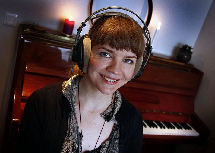 Tónlistarkonan Kira Kira eða Kristín Björk Kristjánsdóttir er á leið í tveggja mánaða ferðalag.