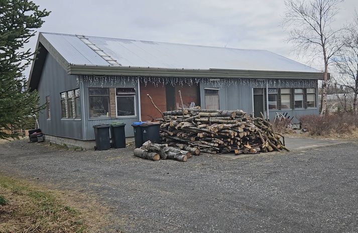 Vettvangur meintrar frelsissviptingar, líkamsárásar og fjárkúgunar í Reykholti.