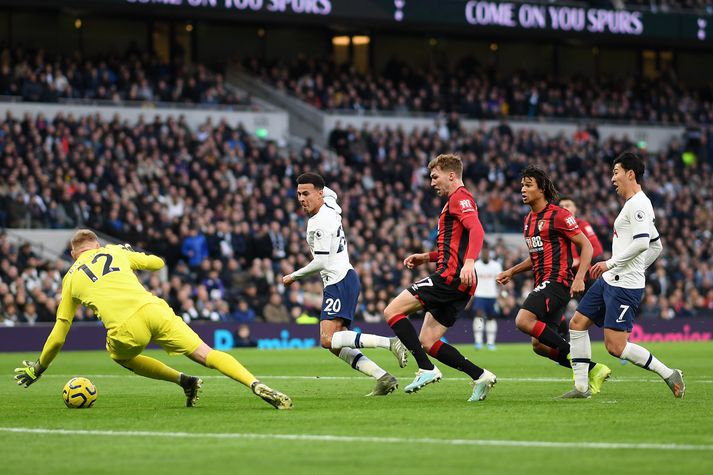 Alli kemur Tottenham yfir.