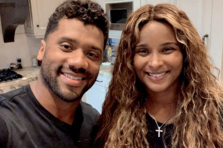 Russell Wilson með konu sinni Ciöru en þau eru dugleg að aðstoða fólk sem þarf á hjálp að halda í samfélagi þeirra í Seattle.