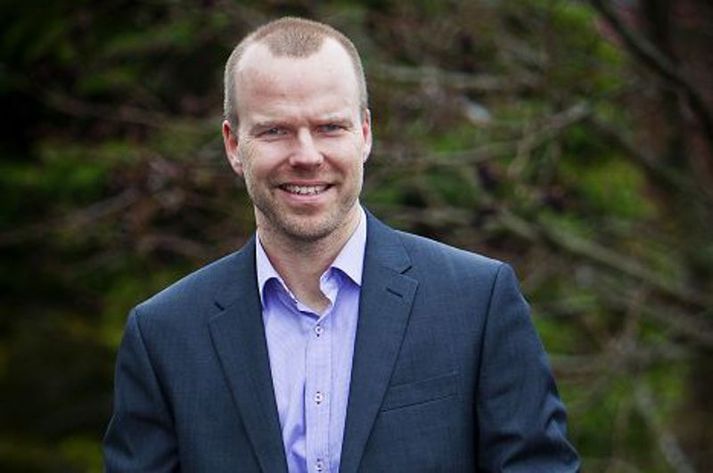 Ánægður með hörpu Árni segir að mun betur gangi að fá hingað stórar ráðstefnur með tilheyrandi fjölda ferðamanna eftir tilkomu Hörpu.