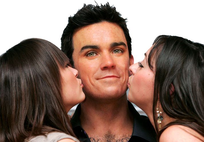 Það er spurning hvort vaxmyndin af Robbie Williams hafi fylgt með í kaupunum.