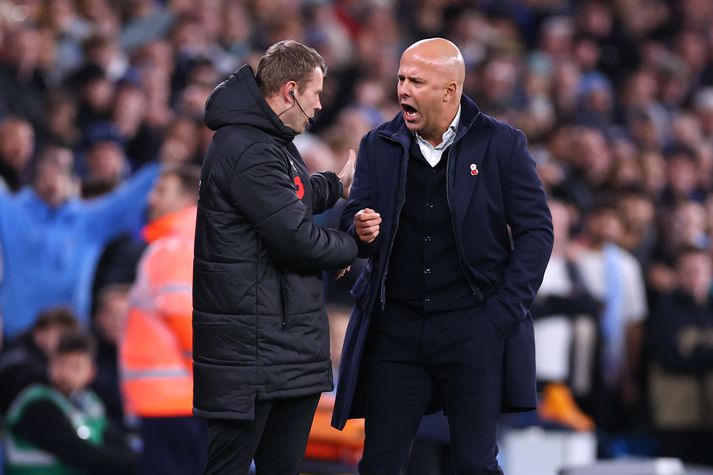 Þjálfarinn Arne Slot var afar óánægður með að markið skyldi ekki standa. 