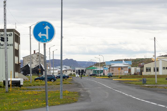 Treglega hefur gengið að fá fólk til starfa við skólann.