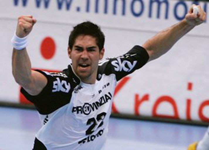 Nikola Karabatic skoraði 13 mörk fyrir Kiel í sigrinum á Flensburg