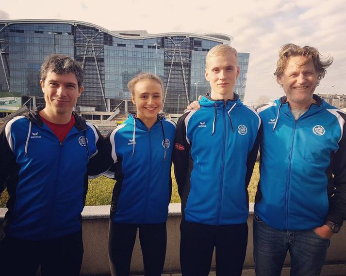 Íslenski hópurinn á EM í frjálsum innanhúss hefst  í Belgrad. Joost sjúkraþjálfari, Aníta Hinriksdóttir, Hlynur Andrésson og Honore Hoedt þjálfari.