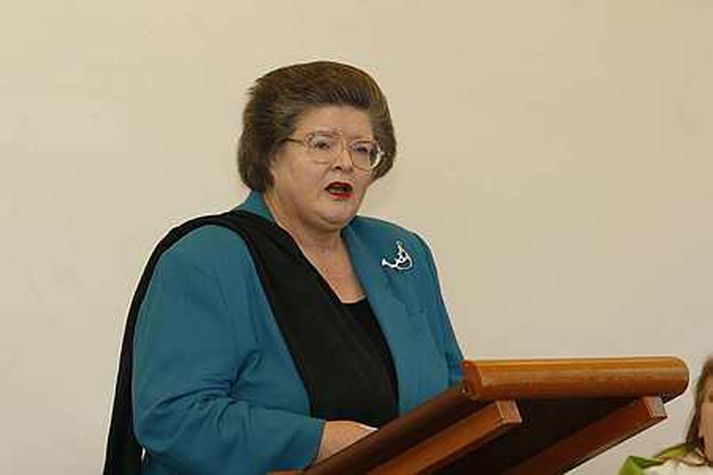 Alyson Bailes er gestakennari við HÍ.