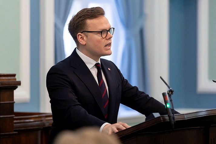 Guðmundur Ari segir mikla stemningu í Samfylkingunni eftir gott gengi síðustu mánuði. Flokkurinn heldur landsfund um helgina og fagnar 25 ára afmæli á sama tíma. 