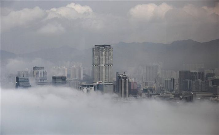 Vorþokan liggur yfir Hong Kong.