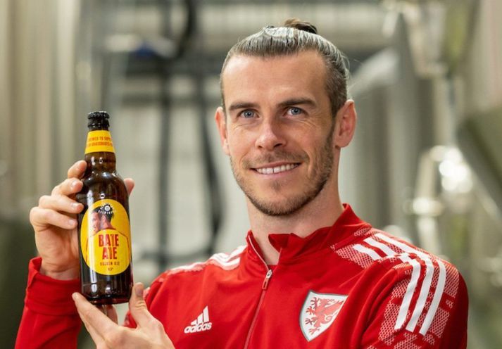 Gareth Bale með einn Bale Ale. Hann drekkur hann þó líkast til ekki sjálfur.