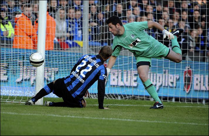 Eiður í leik með Club Brugge.
