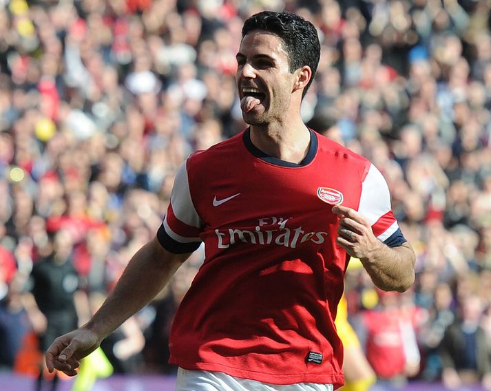 Mikel Arteta fagnar marki sínu í dag.
