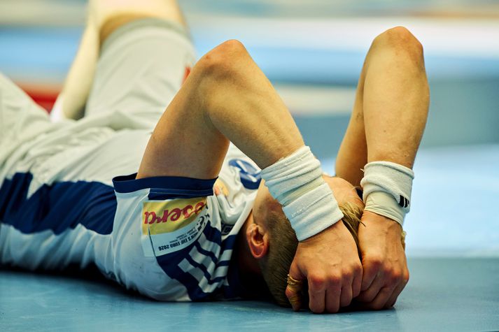 Íslensku strákarnir töpuðu tveimur síðustu leikjum sínum á Evrópumótinu og misstu af verðlaunum. Svekkelsið var mikið í leikslok á bronsleiknum.