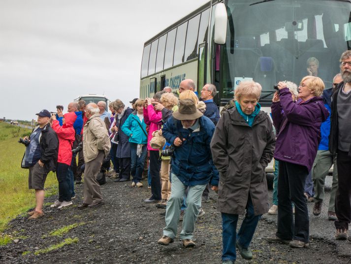 Eins og sjá má á þessari mynd eru aðstæður til að taka á móti þessum fjölda ekki eins og best verður á kosið.