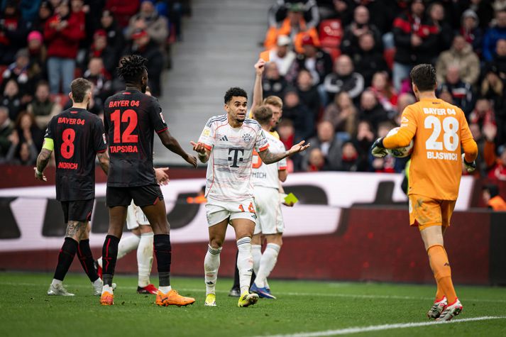 Leikrænir tilburðir Luis Diaz plötuðu ekki dómara leiksins.