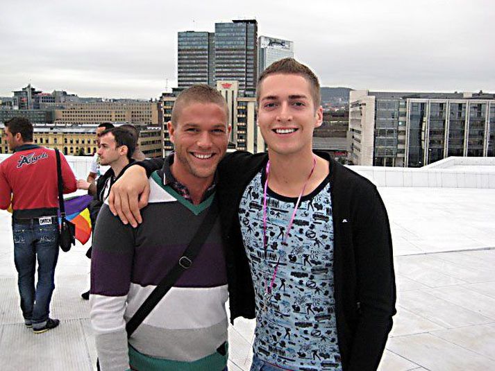 Ásamt sigurvegaranum Magnús, til hægri, ásamt spænska þátttakandanum sem var krýndur Mr. Gay Europe 2009. Magnús hafnaði í öðru sæti.