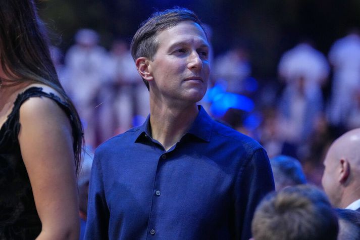 Búist er við því að Kushner reyni nú að sannfæra Netanjahú um að samþykkja friðaráætlun Trumps. 