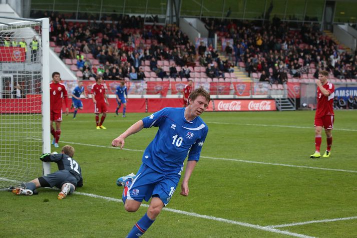 Emil Atlason skorar í dag.