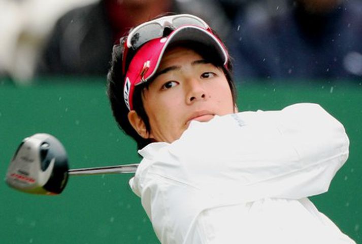 Ryo Ishikawa er umkringdur öryggisvörðum