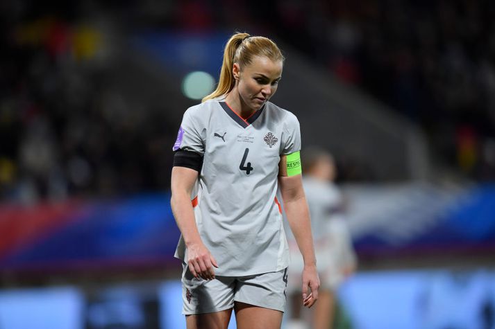 Glódís Perla Viggósdóttir var á sínum stað í leikjunum við Frakkland og Sviss fyrir mánuði en er að glíma við hnémeiðsli.