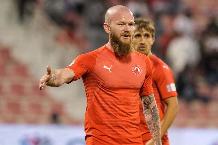 Aron Einar Gunnarsson í leik með Al Arabi liðinu.