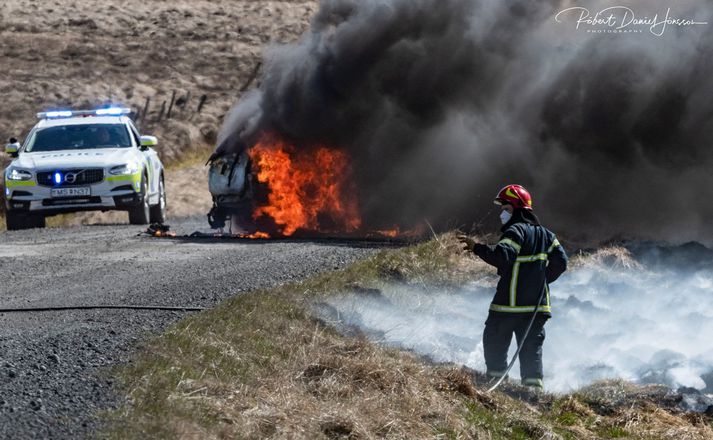 Eldurinn kom upp nærri bænum Kagaðarhóli á Svínvetningabraut, ekki langt frá Blönduósi.