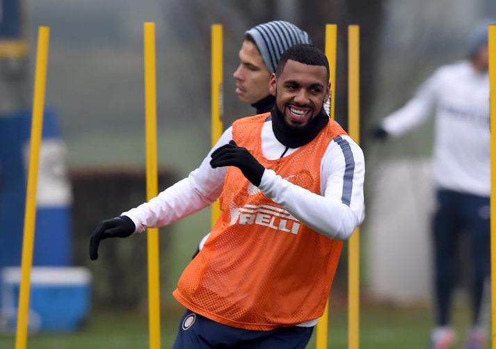 M'Vila á æfingu með Inter.
