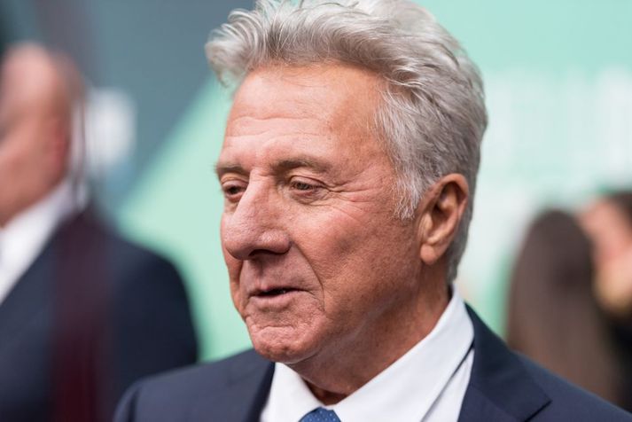 Dustin Hoffman, leikari. Anna Graham Hunter segir Hoffman hafa klipið sig og rætt við hana á óviðeigandi hátt um kynlíf en Hoffman var 48 ára gamall, 31 ári eldri en Hunter.