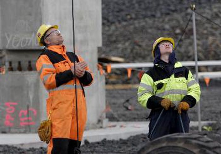 Við álver Alcoa Reyðarfirði