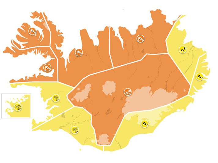 Viðvaranir eru í gildi í öllum landshlutum á einhverjum tímapunkti um helgina. Gular viðvaranir taka gildi austanlands síðdegis á morgun en aðrar viðvaranir aðfaranótt sunnudags.