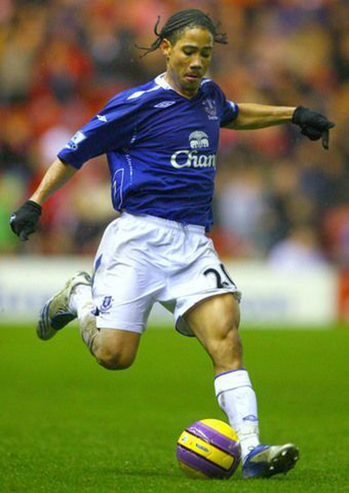 Pienaar verður áfram á Goodison Park að öllum líkindum.