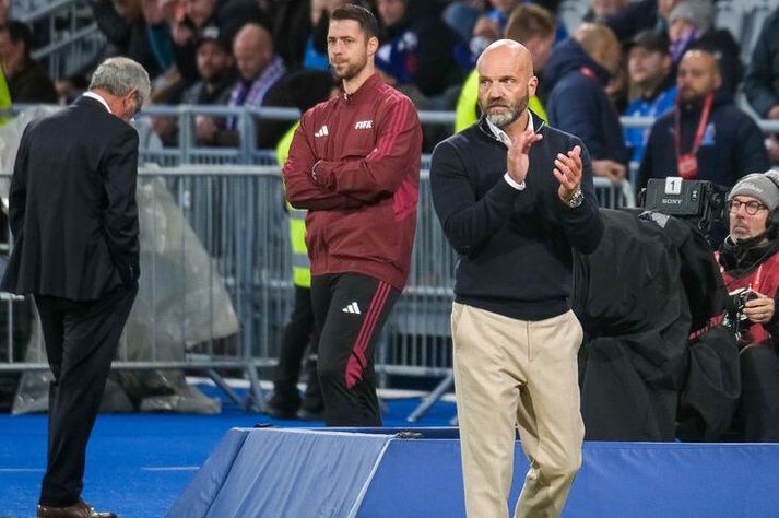 Þjálfarar liðanna sátu fyrir svörum en Fernando Santos, sem gengur niðurlútur til bekkjar, fékk heldur mikið að finna fyrir því.