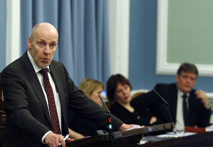Steingrímur mælti fyrir frumvörpunum í gær og voru þau tekin til fyrstu umræðu og send í nefndir.