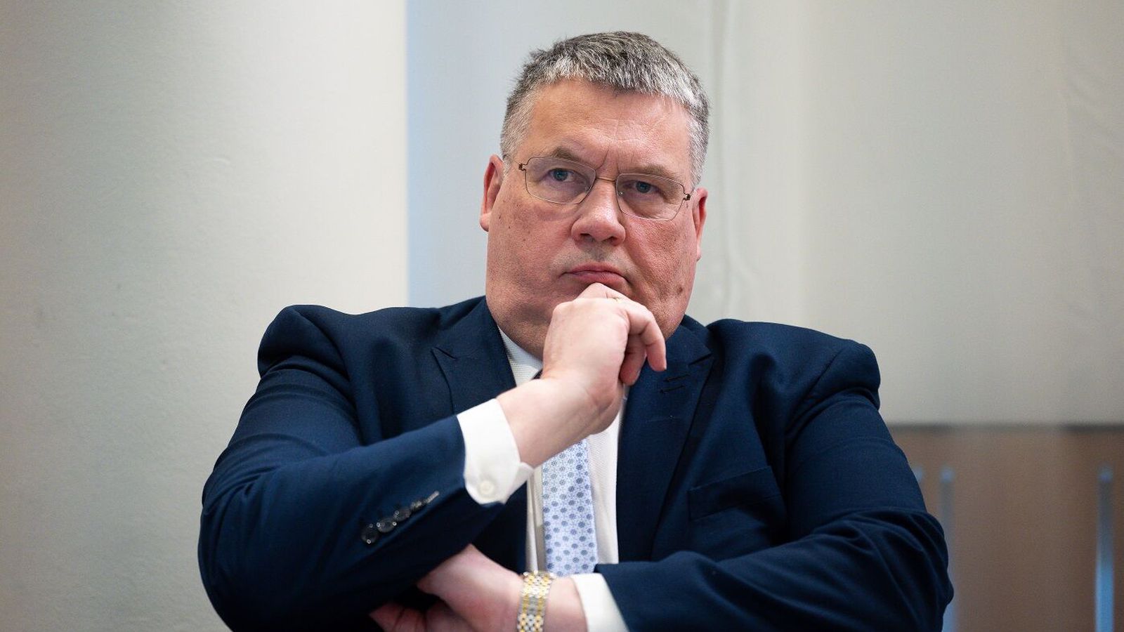 Starfs­maður Héraðssaksóknara með stöðu sak­bornings