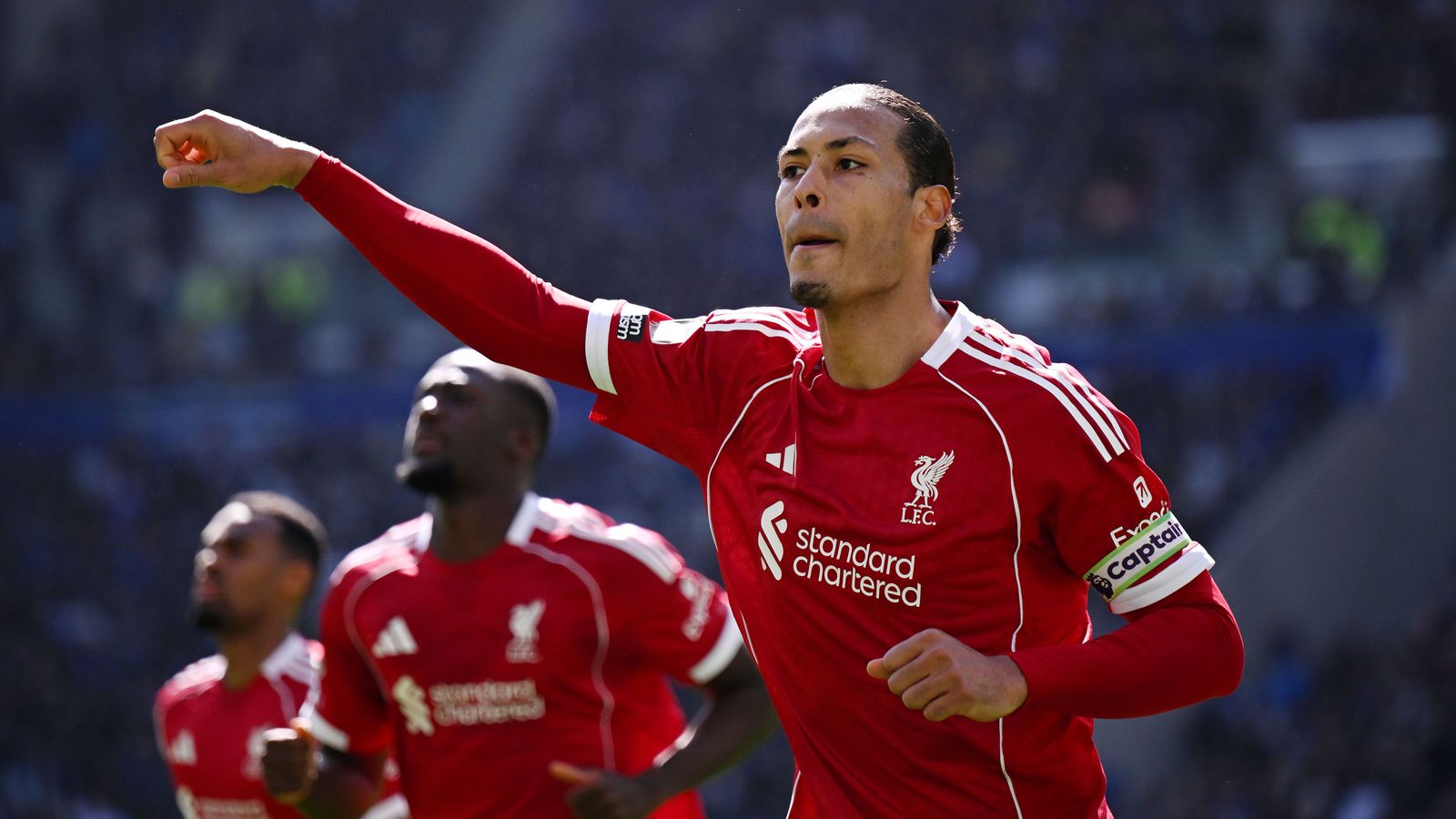 Van Dijk tryggði Liverpool sigur í nágrannaslagnum