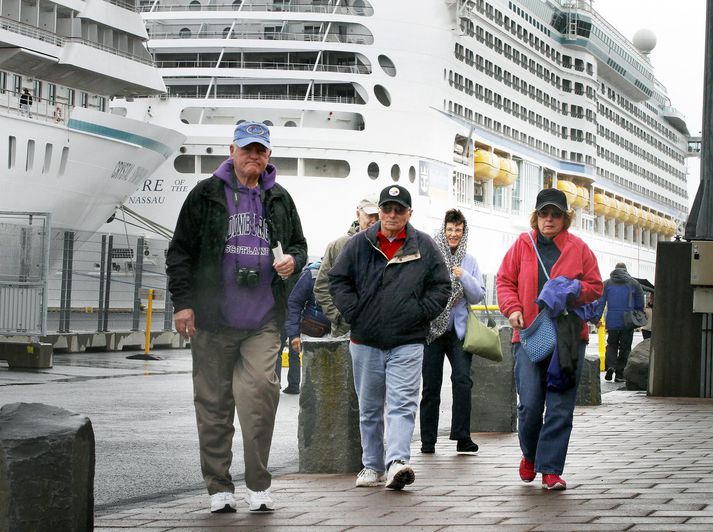 Ekkert lát er á vinsældum Íslands og þeim fjölgar sem koma hingað til lands með skemmtiferðaskipum.