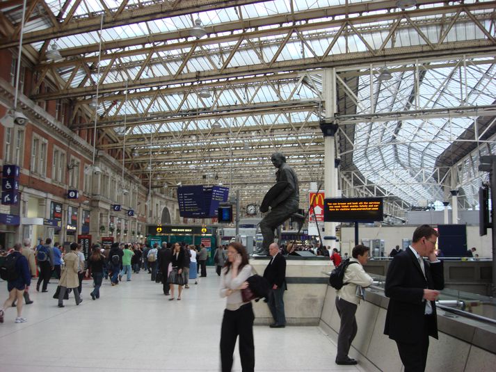 Waterloo-lestarstöðin í London