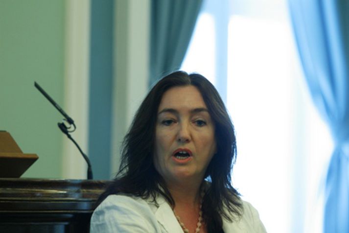 Steinunn Valdís Óskarsdóttir, formaður allsherjarnefndar og þingmaður Samfylkingar, í ræðustól Alþingis.